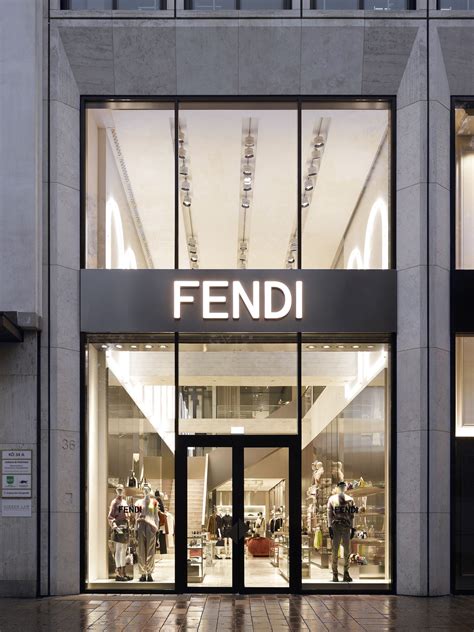 shopping online fendi - Fendi boutique online.